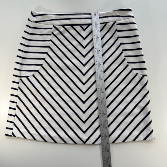 Cynthia Rowley Stripped Pencil Skirt White & Navy Size 8 - Picture 5 of 6